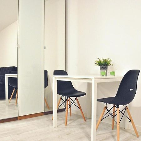 Nice And Comfy Studio Close To Old Town And Metro. Warsaw Luaran gambar
