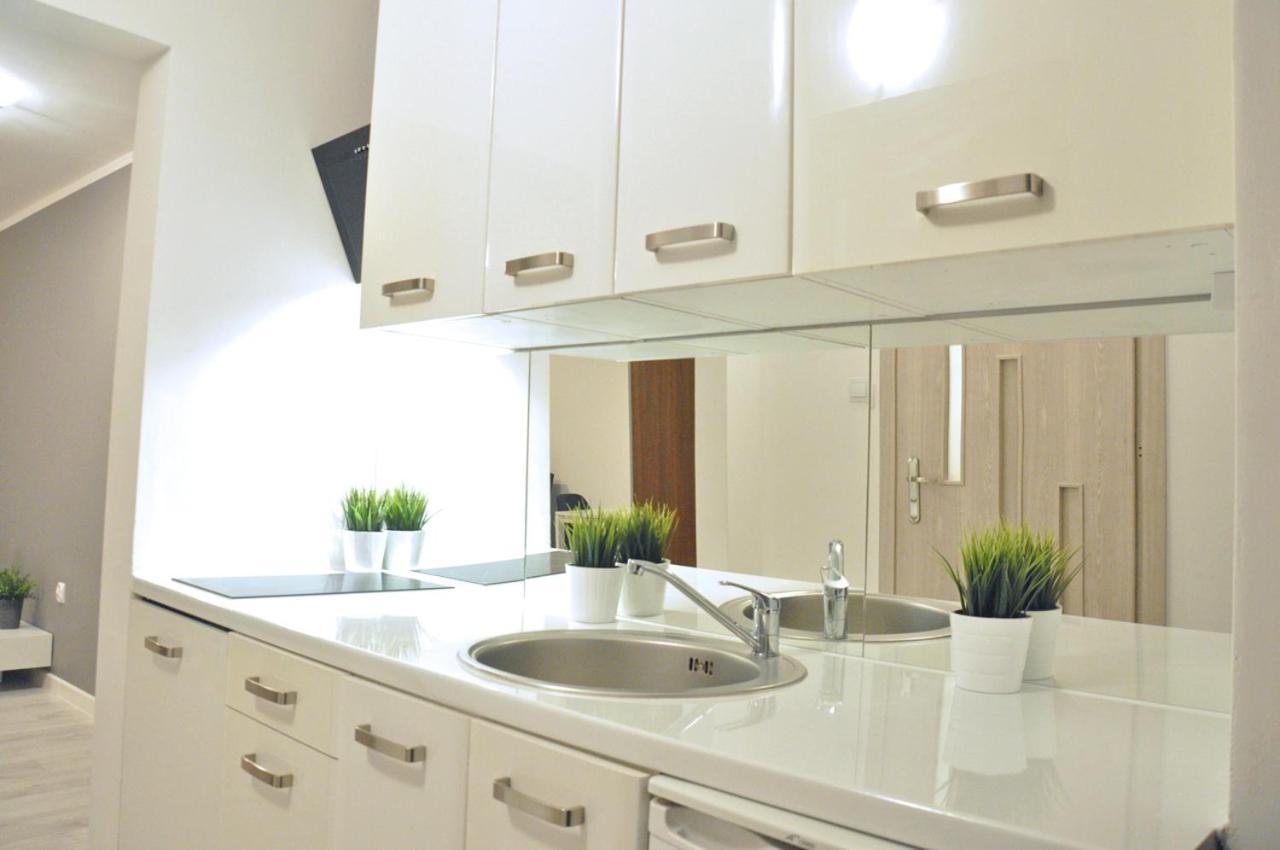 Nice And Comfy Studio Close To Old Town And Metro. Warsaw Luaran gambar