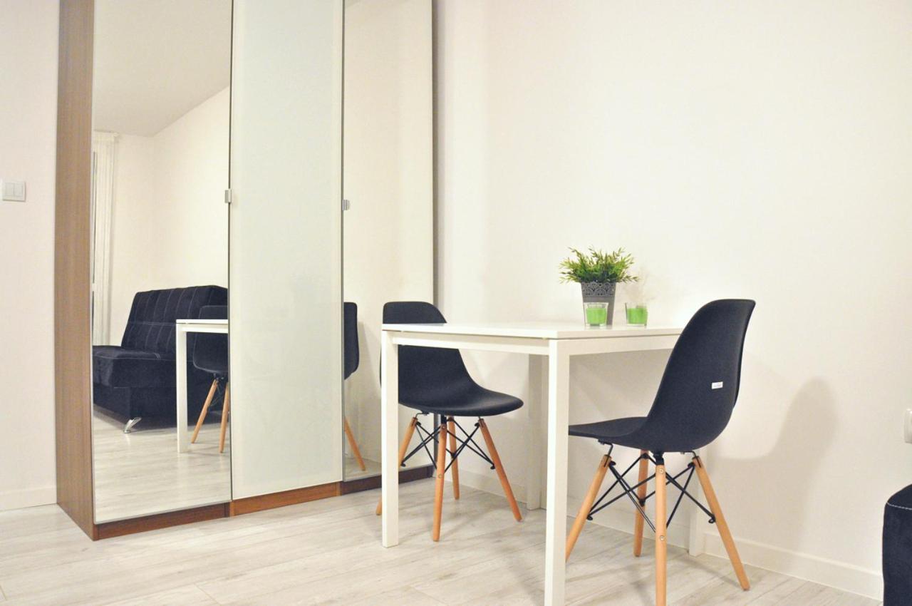 Nice And Comfy Studio Close To Old Town And Metro. Warsaw Luaran gambar