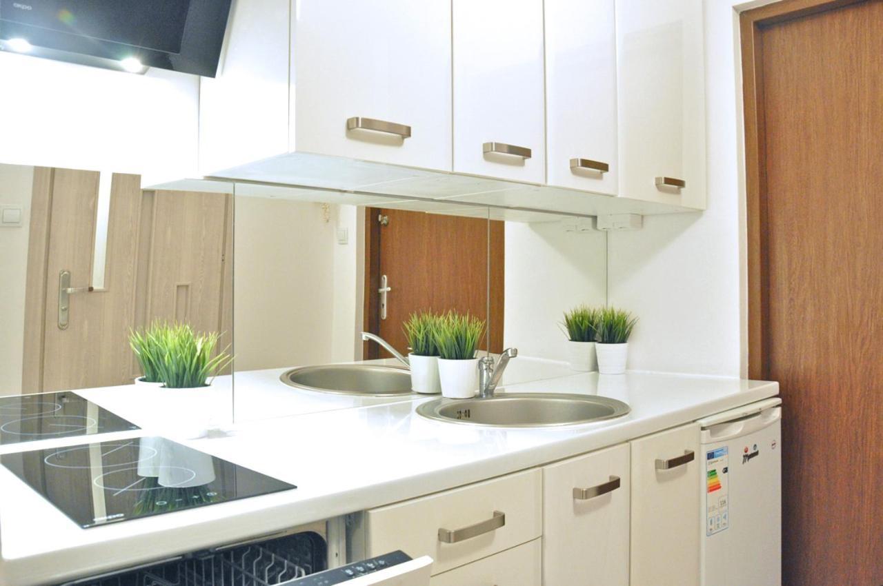 Nice And Comfy Studio Close To Old Town And Metro. Warsaw Luaran gambar