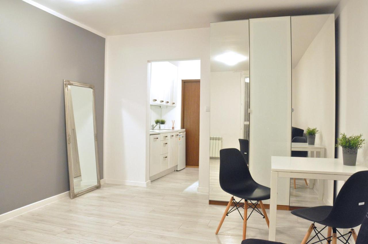 Nice And Comfy Studio Close To Old Town And Metro. Warsaw Luaran gambar